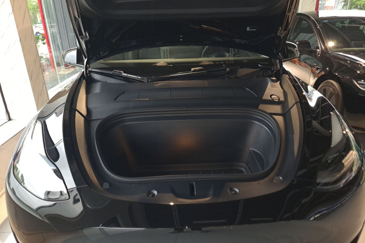 Tesla Model Y 2023 #20 Tesla Model Y 2023 car image #20