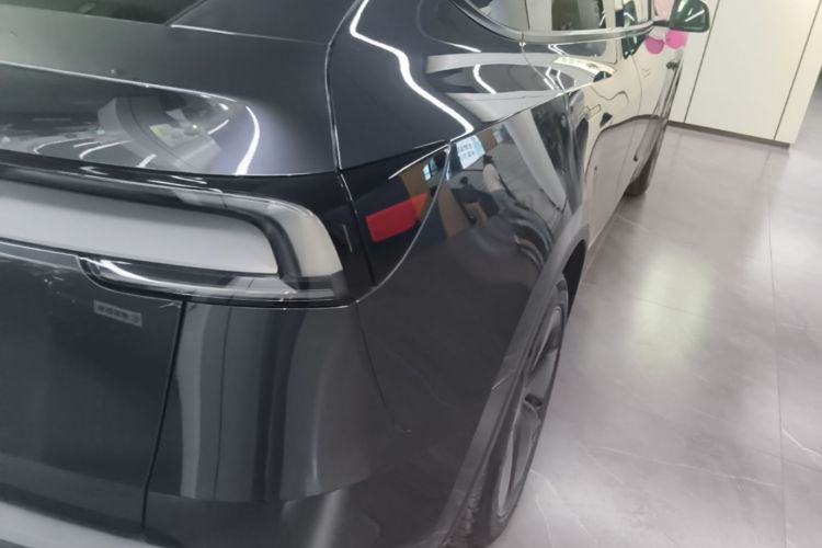 Tesla Model Y 2025 #8 Tesla Model Y 2025 car image #8