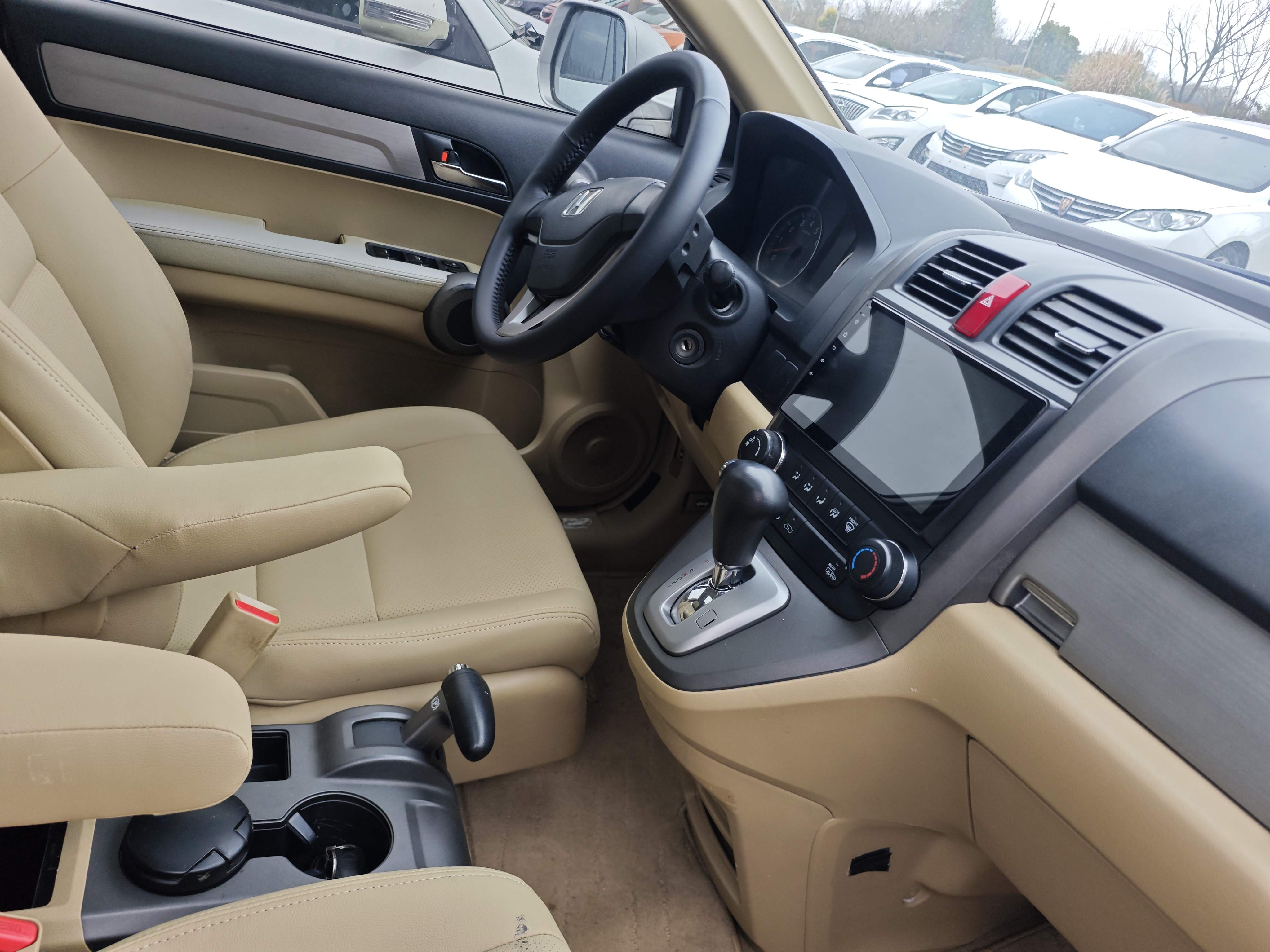2010 car image #7