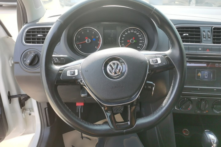 Volkswagen Polo 2016 #15 Volkswagen Polo 2016 car image #15