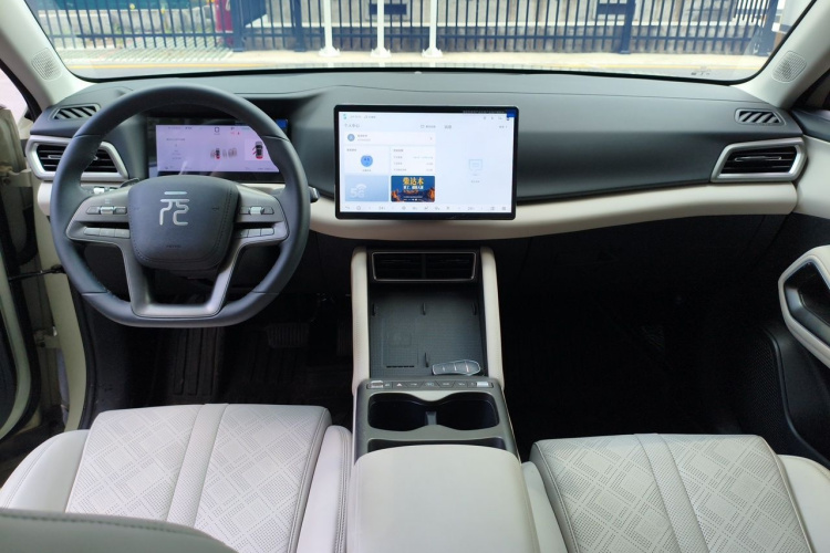 BYD YuanUP 2025 #7 BYD YuanUP 2025 car image #7