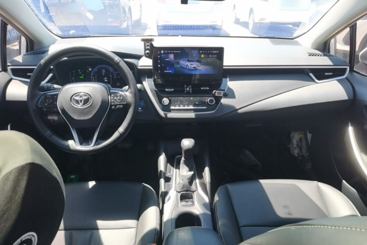 Toyota Corolla 2024 immagine di auto #10
