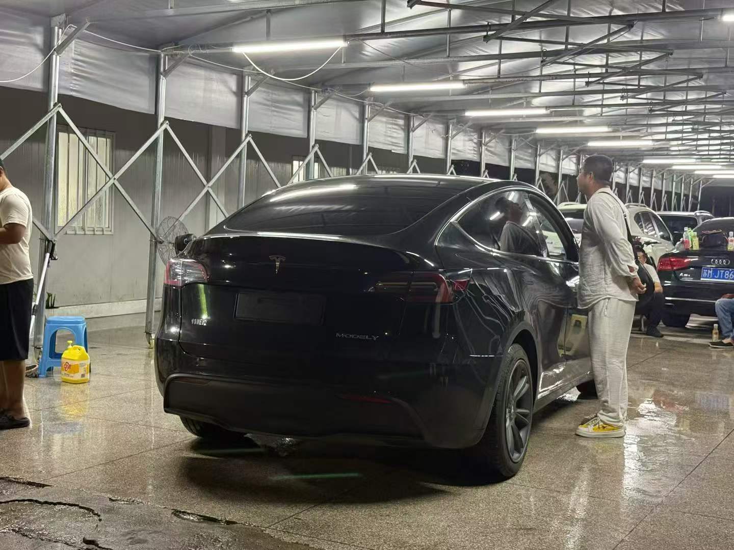 Tesla Model Y 2022 car image #9