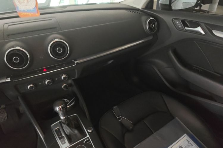Audi A3 2016 immagine di auto #13