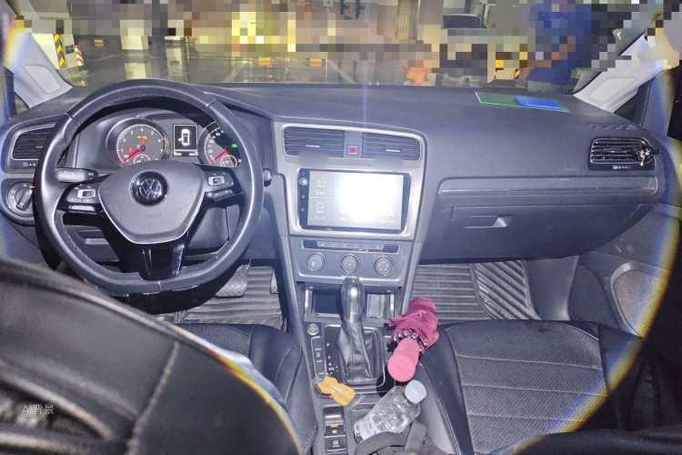 Volkswagen Golf 2018 car image #11