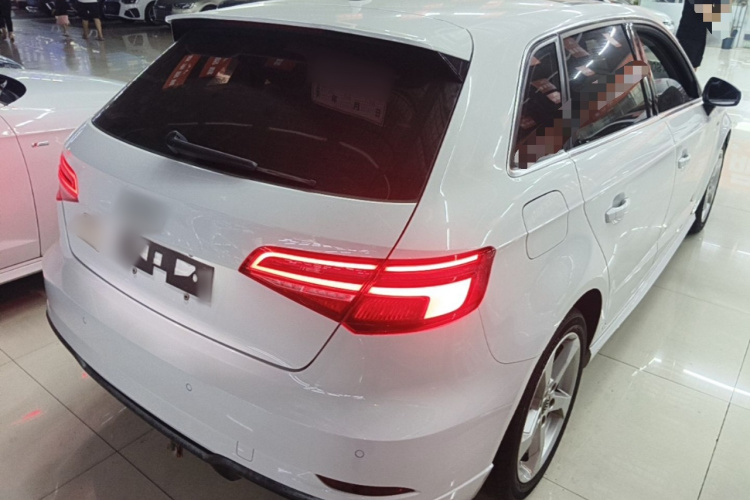 Audi A3 2018 car image #5
