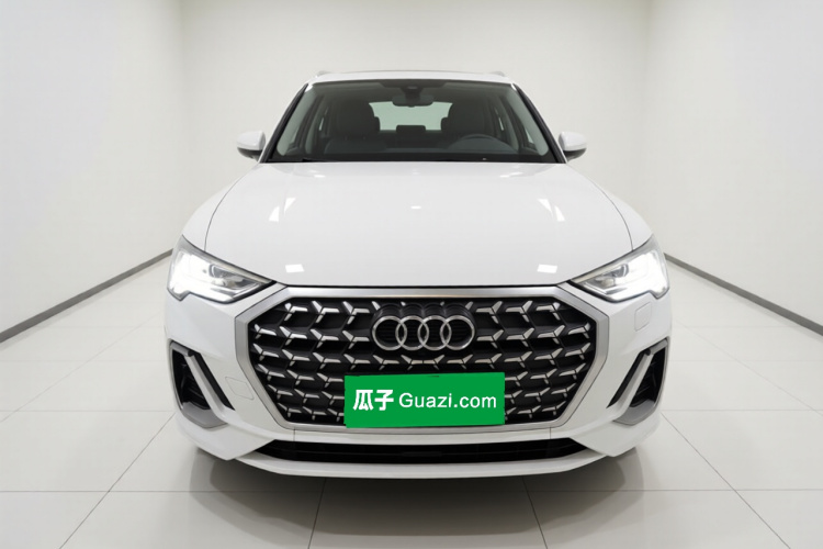 Audi Q3 2025 car image #3