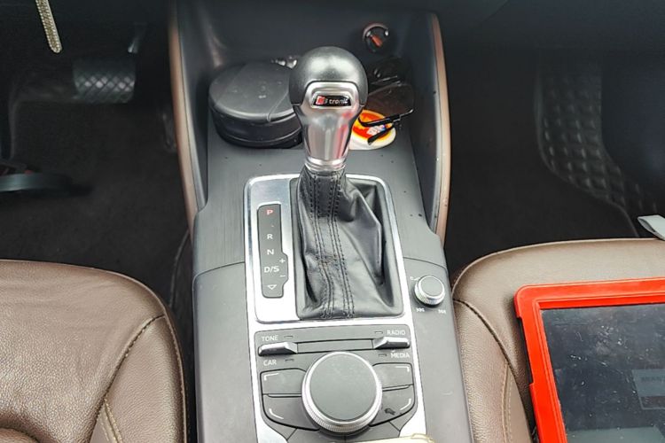Audi A3 2016 car image #14