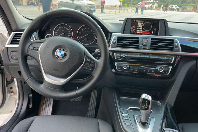 BMW 3 Series 2017 #24 BMW 3 Series 2017 immagine di auto #24