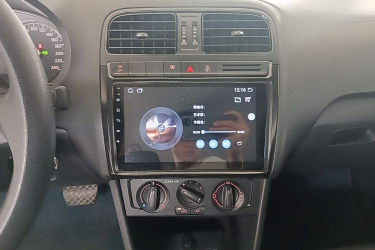 Volkswagen Polo 2018 immagine di auto #13