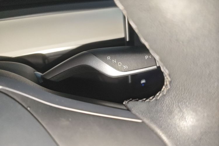Tesla Model Y 2022 #14 Tesla Model Y 2022 car image #14
