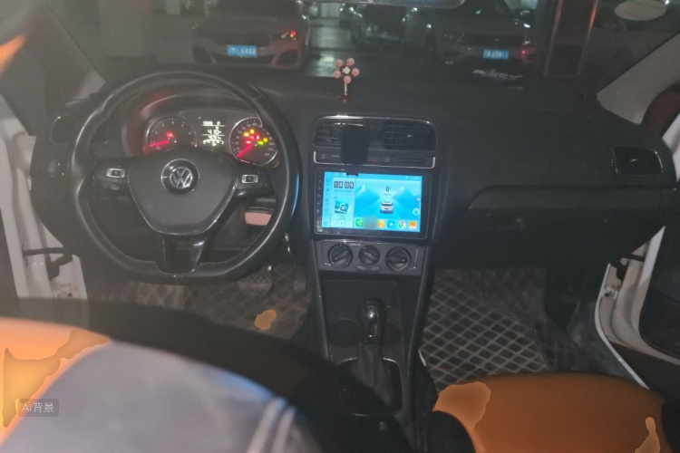 Volkswagen Polo 2018 car image #11