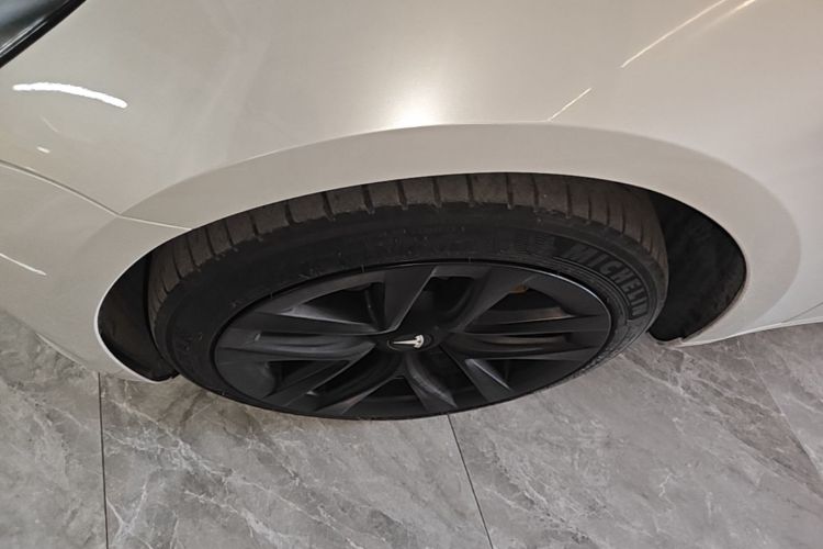 Tesla Model 3 2022 car image #9