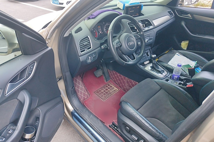 Audi Q3 2017 car image #18