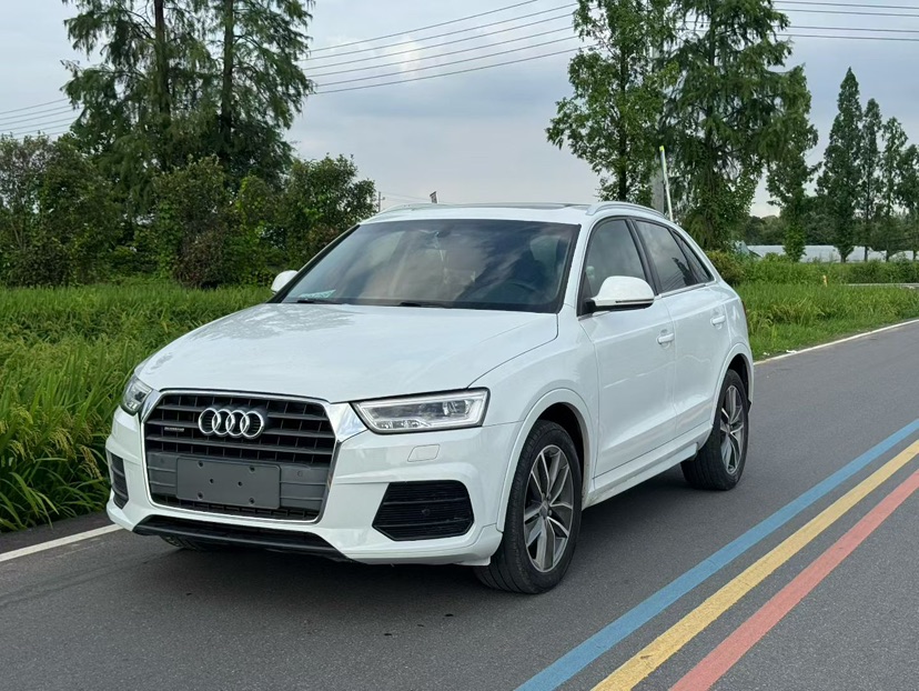 Audi Q3 2017 car image #2