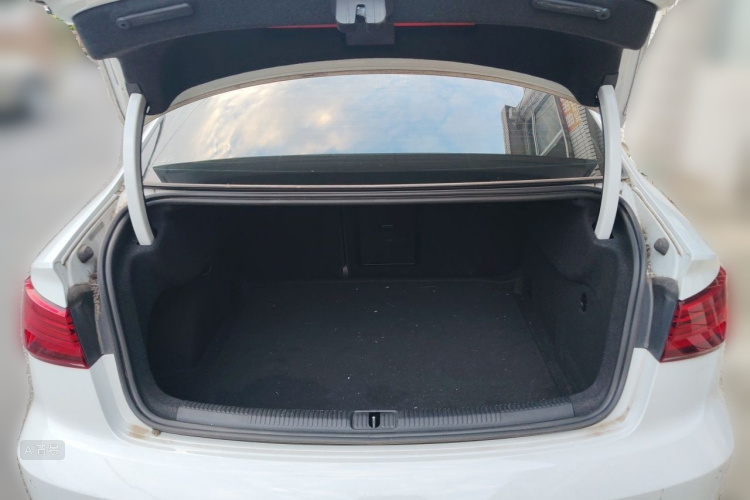 Audi A3 2017 car image #21