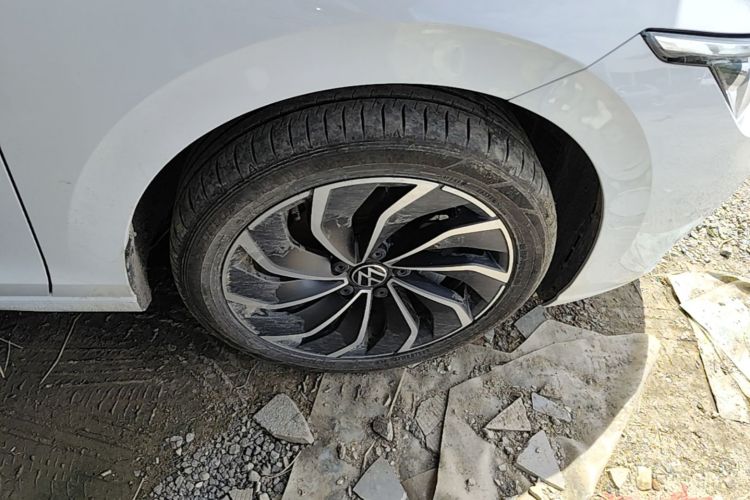 Volkswagen Golf 2023 car image #9