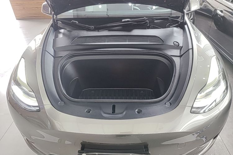 Tesla Model Y 2022 car image #20
