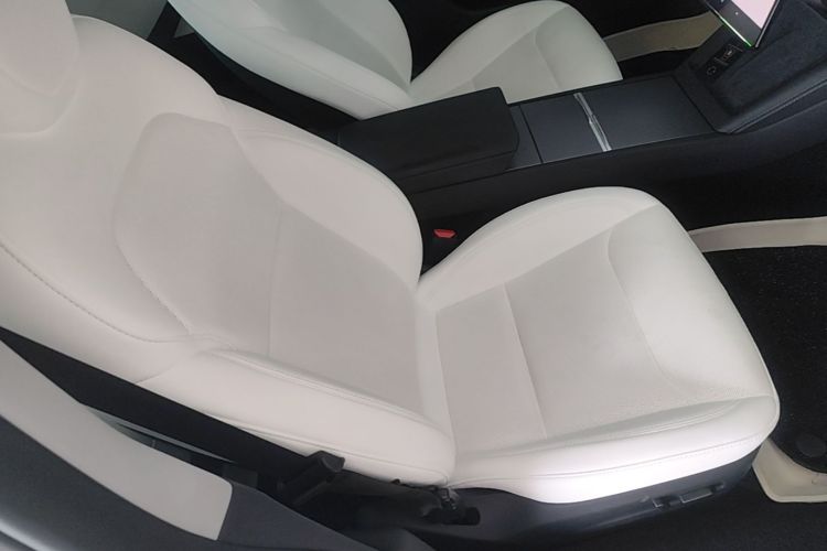 Tesla Model 3 2026 immagine di auto #24