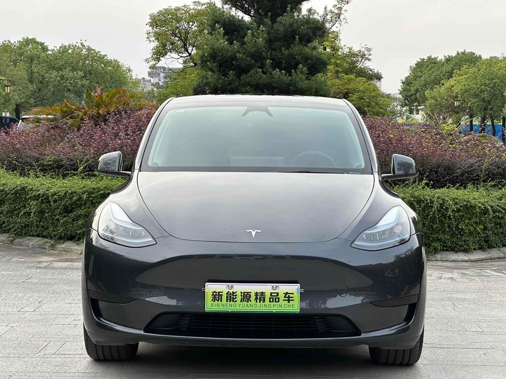 Tesla Model Y 2024 #2 Tesla Model Y 2024 car image #2
