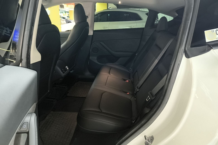 Tesla Model Y 2022 #13 Tesla Model Y 2022 car image #13