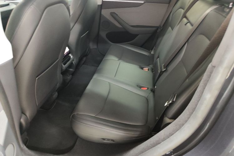 Tesla Model Y 2025 car image #13