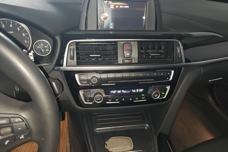 BMW 3 Series 2017 #13 BMW 3 Series 2017 car image #13