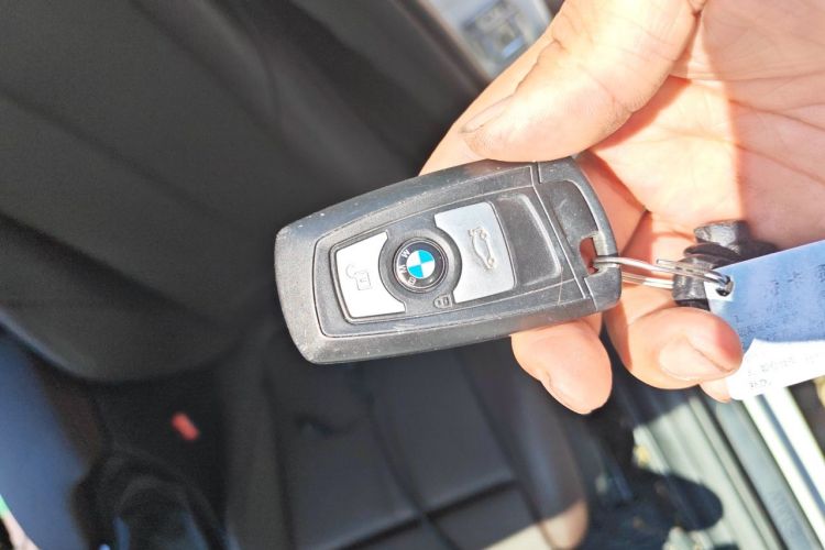 BMW 3 Series 2018 #11 BMW 3 Series 2018 car image #11