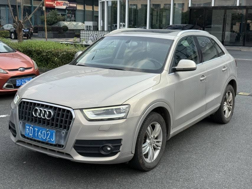 Audi Q3 2015 Audi Q3 2015 immagine di auto