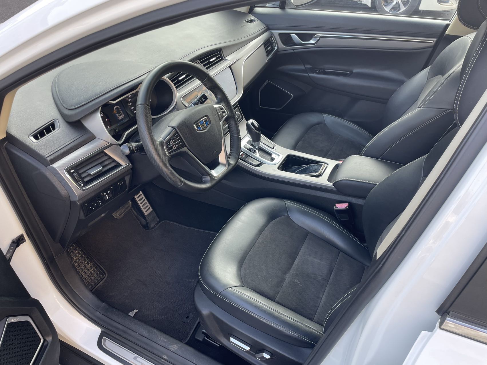 GEELY Emgrand GS 2018 car image #5