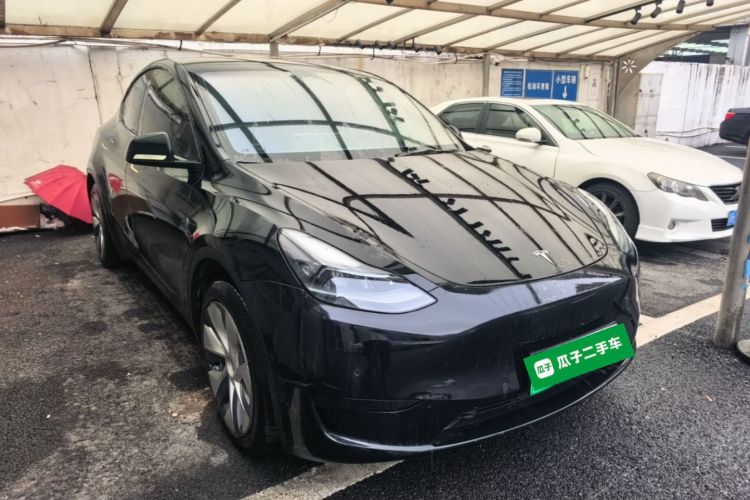 Tesla Model Y 2023 car image #4