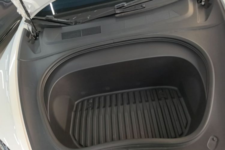 Tesla Model 3 2024 صورة سيارة #20
