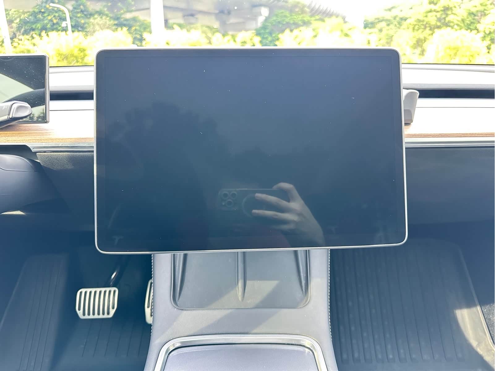 Tesla Model Y 2023 car image #15