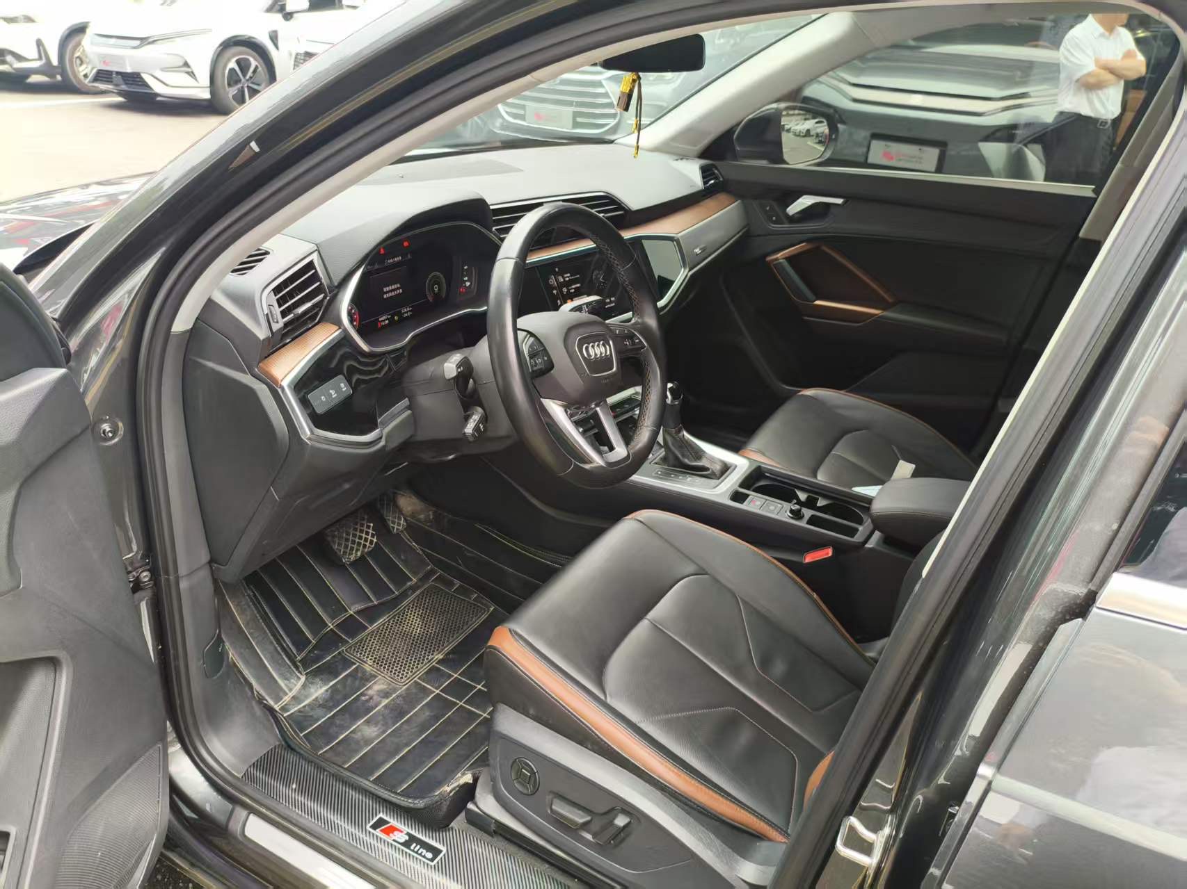 Audi Q3 2023 #4 Audi Q3 2023 car image #4