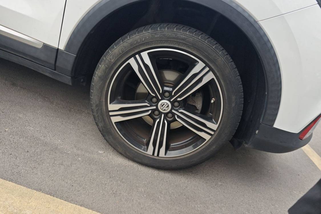 MG ZS 2018 car image #9