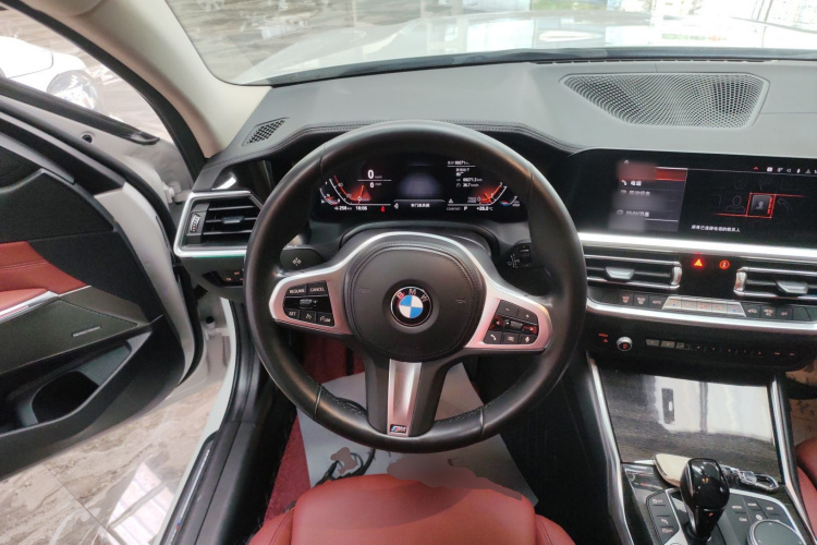 BMW 3 Series 2021 car image #11