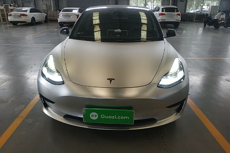 Tesla Model 3 2021 car image #3
