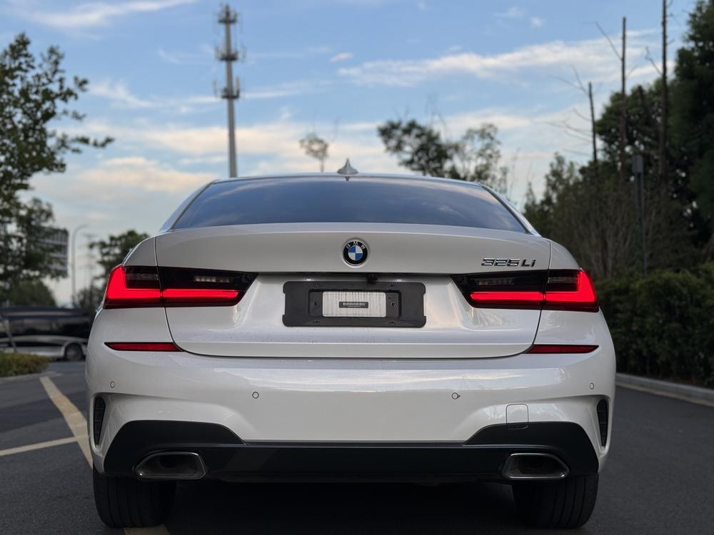 BMW 3 Series 2019 #6 BMW 3 Series 2019 car image #6