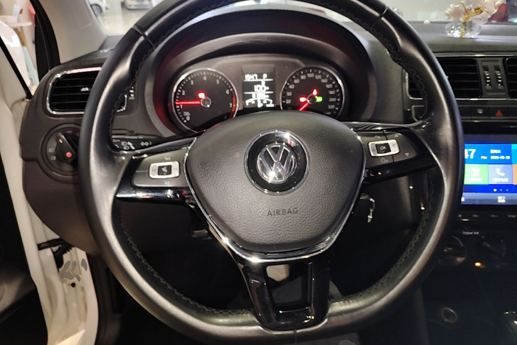 Volkswagen Polo 2017 #11 Volkswagen Polo 2017 car image #11