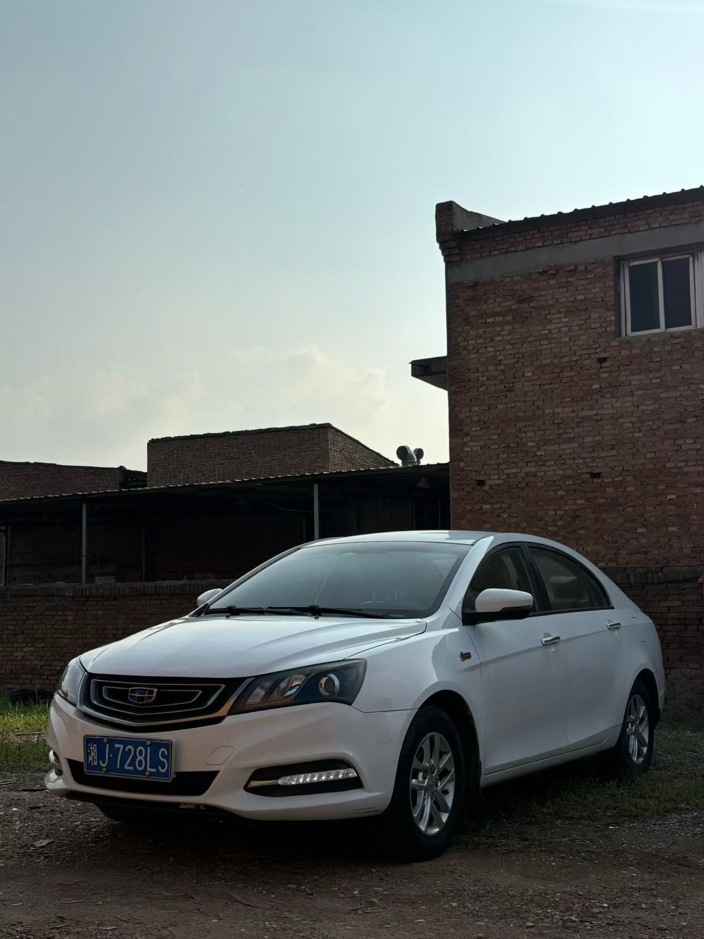 GEELY Emgrand 2016 GEELY Emgrand 2016 car image