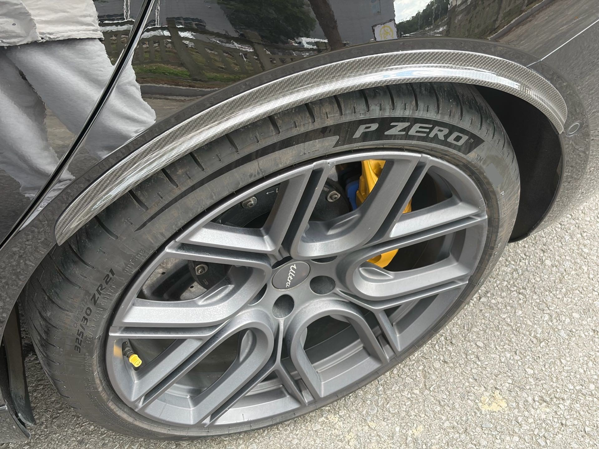 MI SU7 Ultra 2025 car image #2
