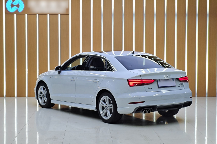 Audi A3 2019 car image #4