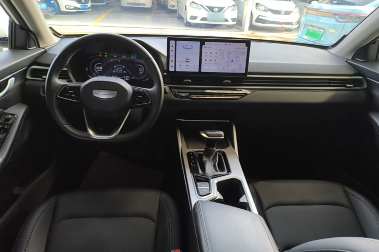 GEELY Emgrand 2025 car image #11