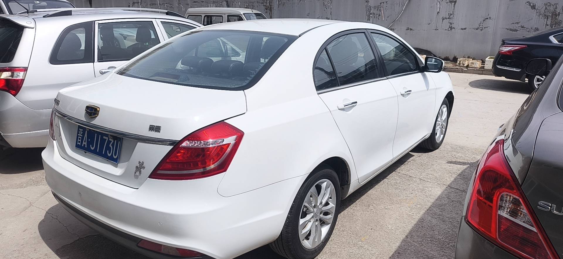 GEELY Emgrand 2016 imagem de carro #3