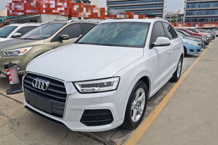 Audi Q3 2019 car image #2