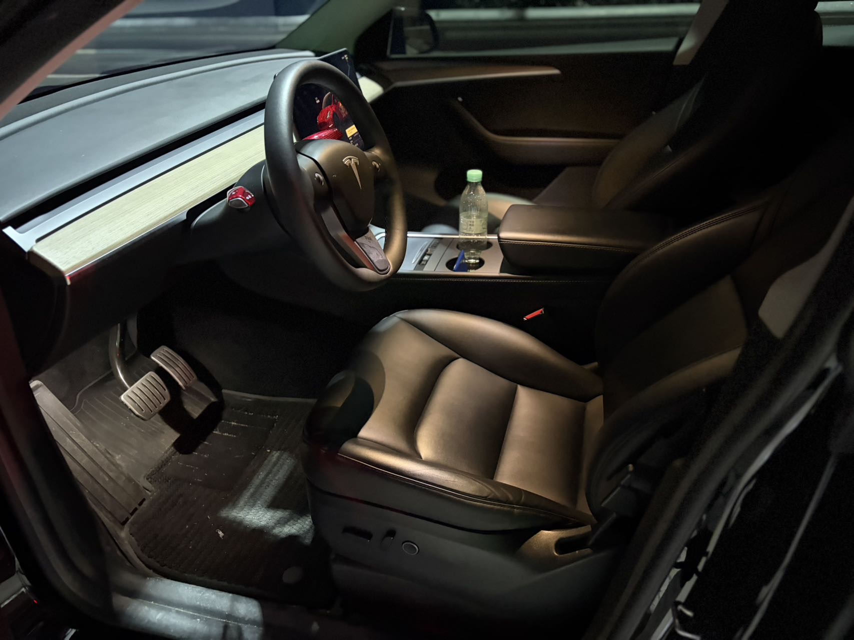 Tesla Model Y 2023 #2 Tesla Model Y 2023 car image #2