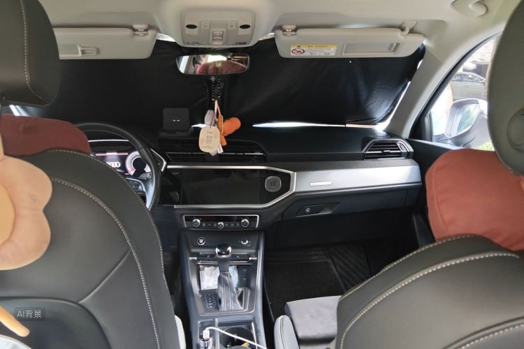 Audi Q3 2023 car image #20