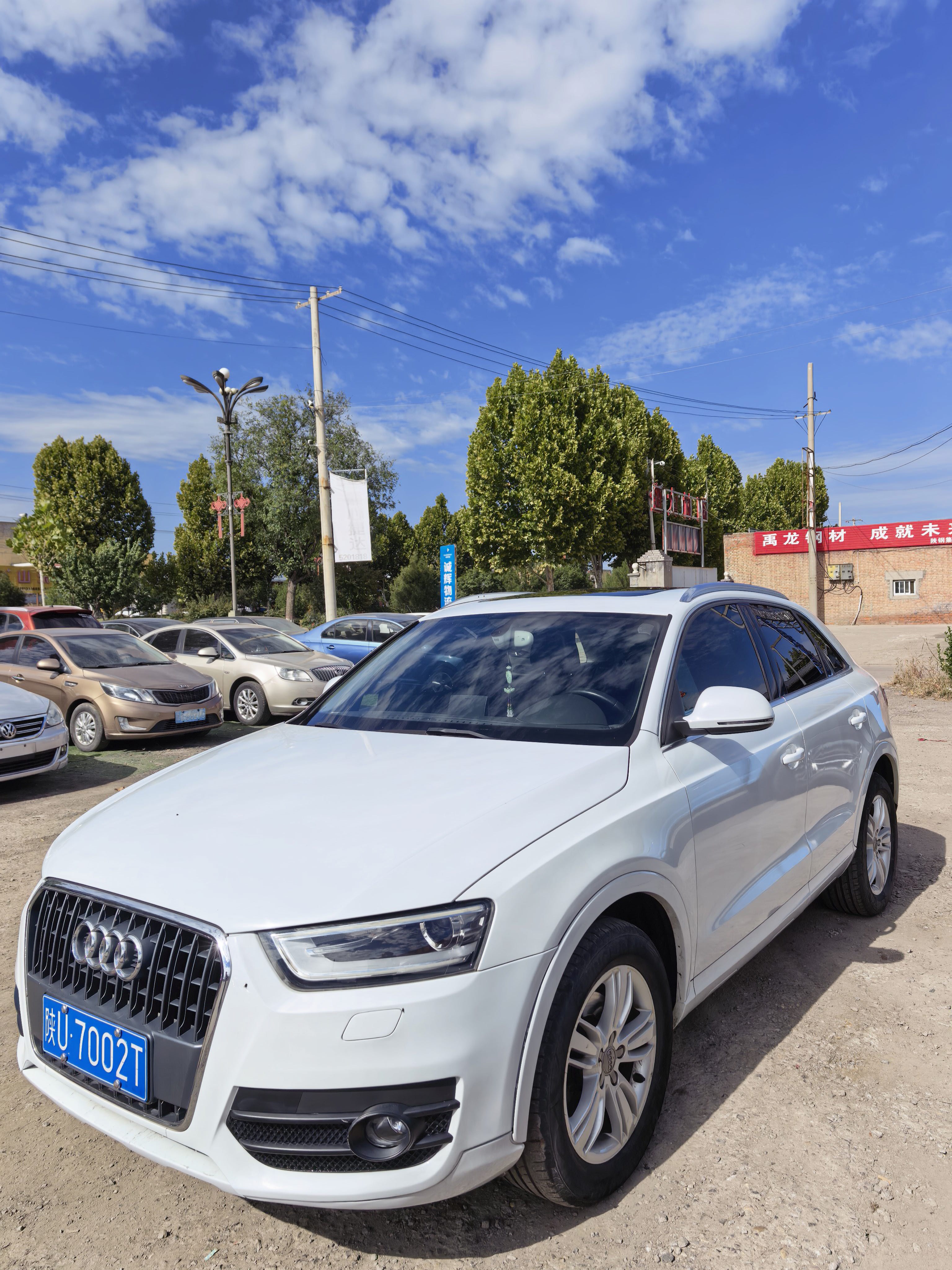 Audi Q3 2013 #2 Audi Q3 2013 car image #2
