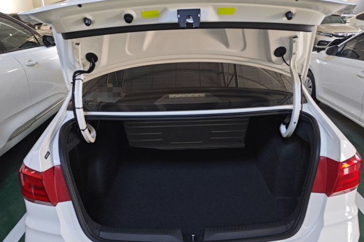 Volkswagen Santana 2021 car image #19