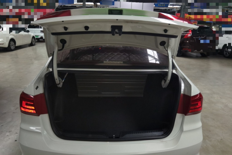 Volkswagen Santana 2018 car image #19
